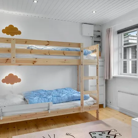 2 Bedroom Awesome In Dom wakacyjny